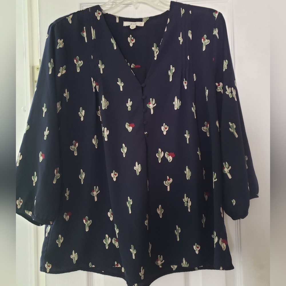 Le Lis Cactus print navy half sleeve Blouse size medium